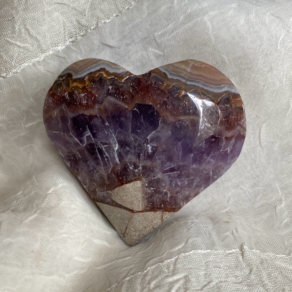 Intu Stones 
crystals with a crystal healer Unlisted Inventory - Picture 8 of 16